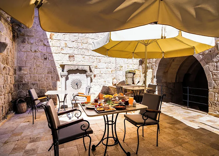 Ares Cave Suites